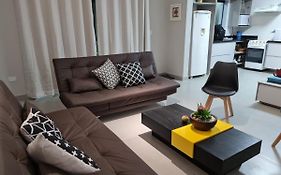 Casa nova, conforto total e perto da praia